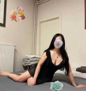 688432150: Chica busca chico en Madrid