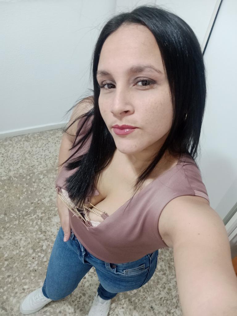 667795050: Chica busca chico en Cádiz
