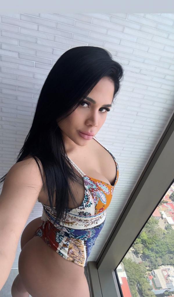 602035181: Chica busca chico en Orense