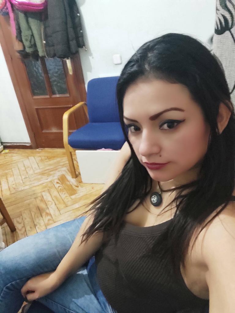 614074975: Chica busca chico en Madrid