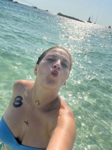 615601935: Chica busca chico en Madrid