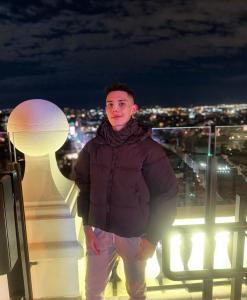 637819502: Chico busca chica en Barcelona